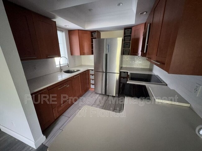 Building Photo - 454 Fairways Cir