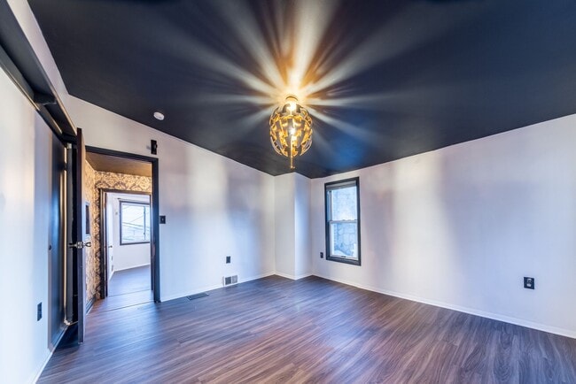 Building Photo - Available August 2026 - 2 Bedroom Home w/ LOADS of Character & Central AC Throughout!