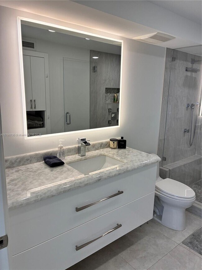 Building Photo - 531 N Ocean Blvd