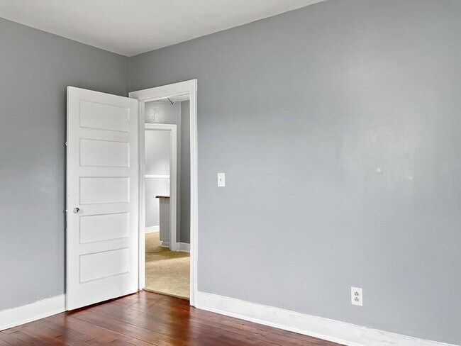 Building Photo - 2002 Shirley Ave