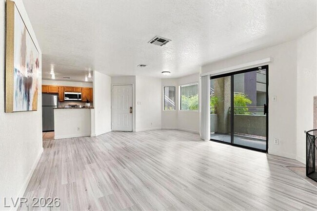 Building Photo - 5042 S Rainbow Blvd