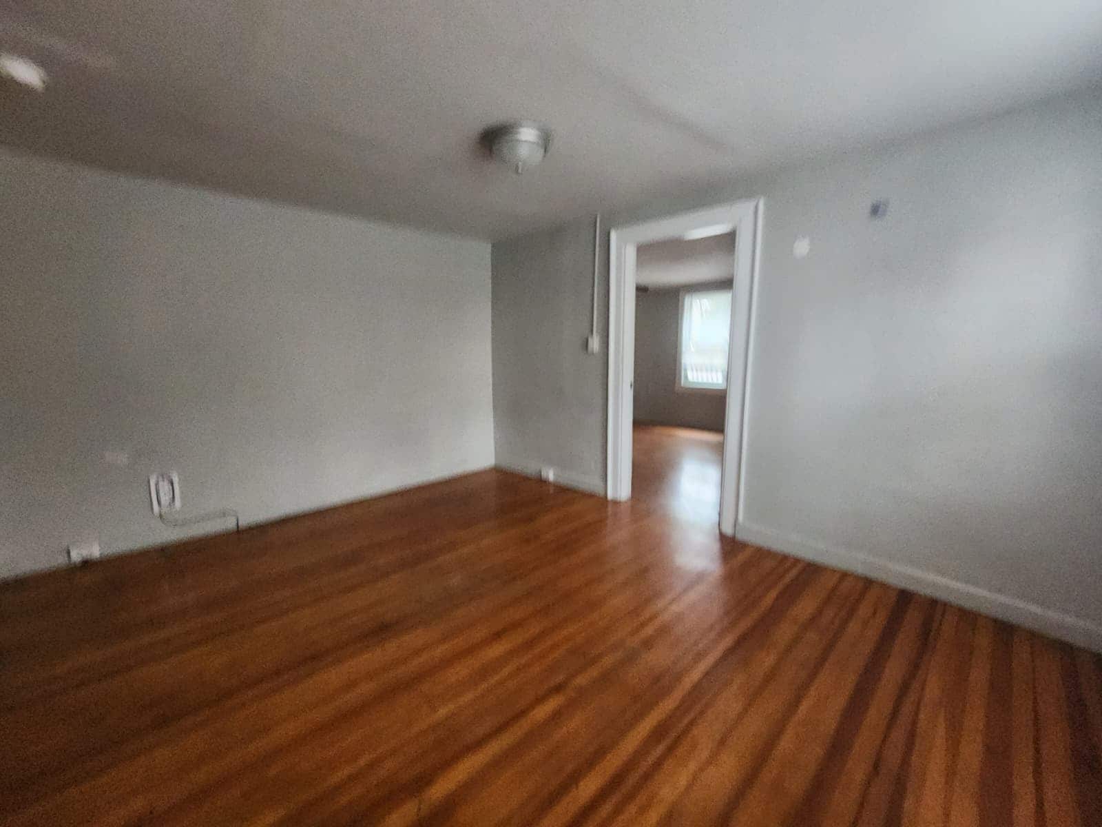 Building Photo - 300 W Elm St