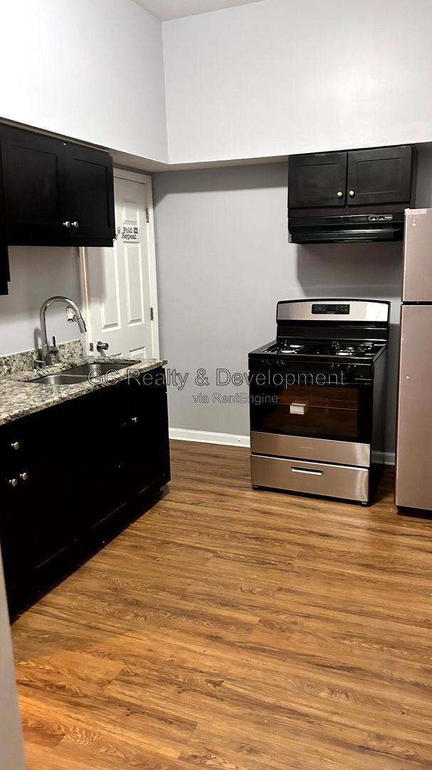 Building Photo - 6620 S Drexel Ave