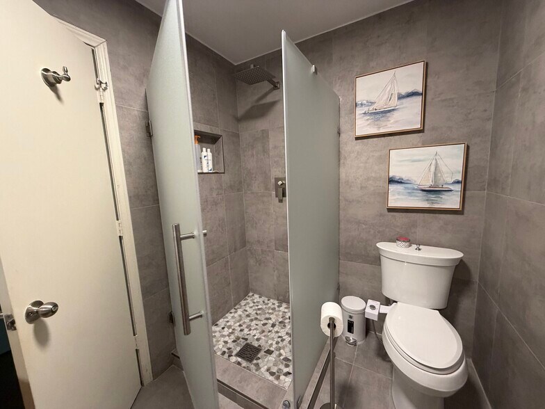 Shared Bath - 9120 Whitehurst Dr