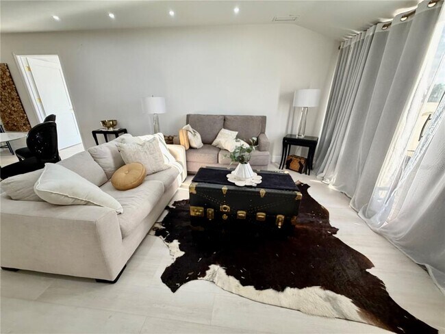 Building Photo - 29230 Bay Hollow Dr