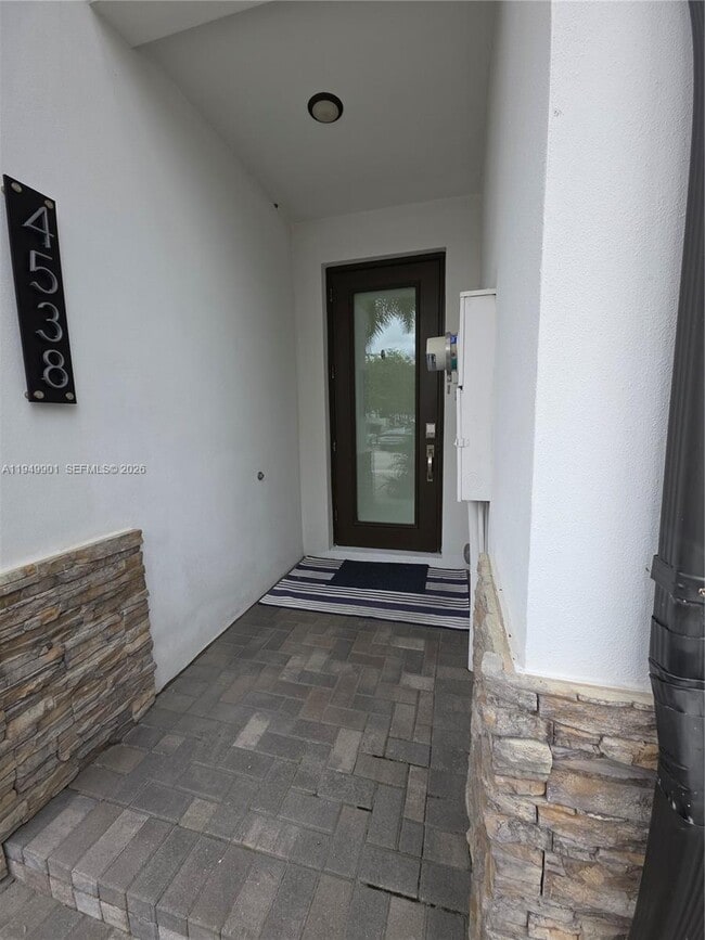 Building Photo - 4538 E Aqua Bella Ln