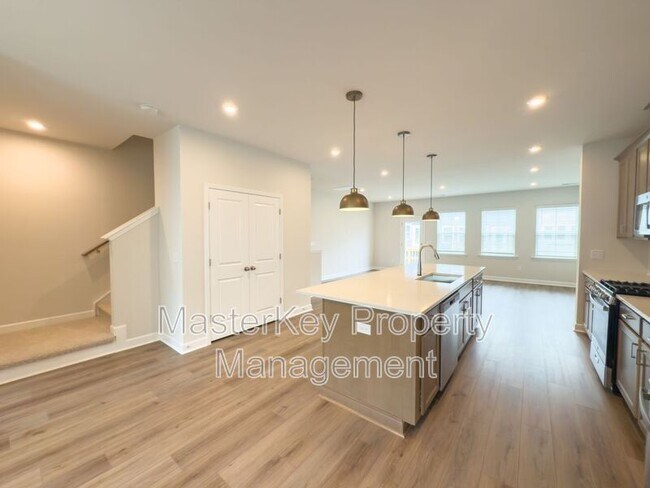 Building Photo - 804 Hillfarm Dr