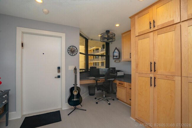 Building Photo - 9500 S Ocean Dr