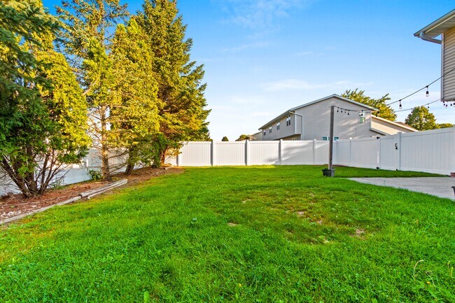 Building Photo - 2378 Cedar Rdg