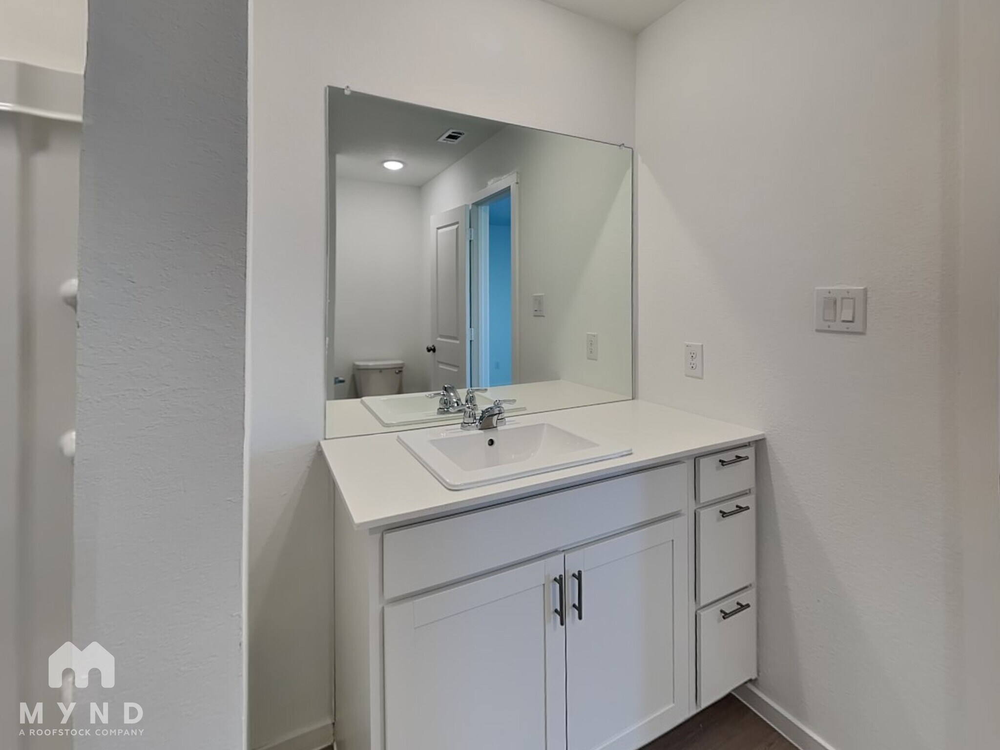 Building Photo - 328 Pacific Waters