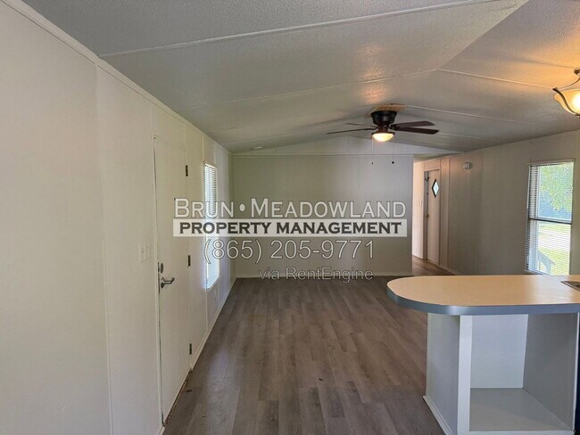 Building Photo - 104 Eakins Dr