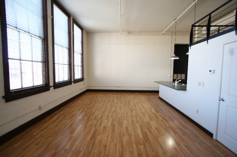 Building Photo - 301 Central Ave NE Ave