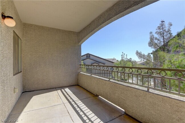 Building Photo - 8250 N Grand Canyon Dr