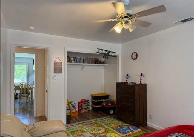 Building Photo - 328 Minckler Ave