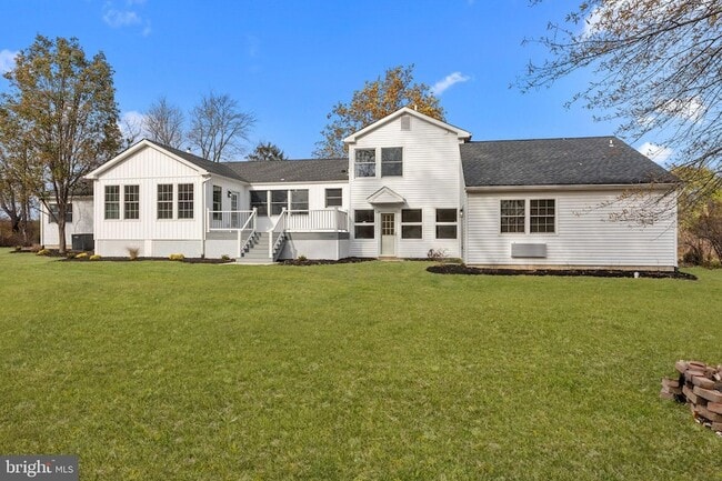 Building Photo - 271 Stoopville Rd