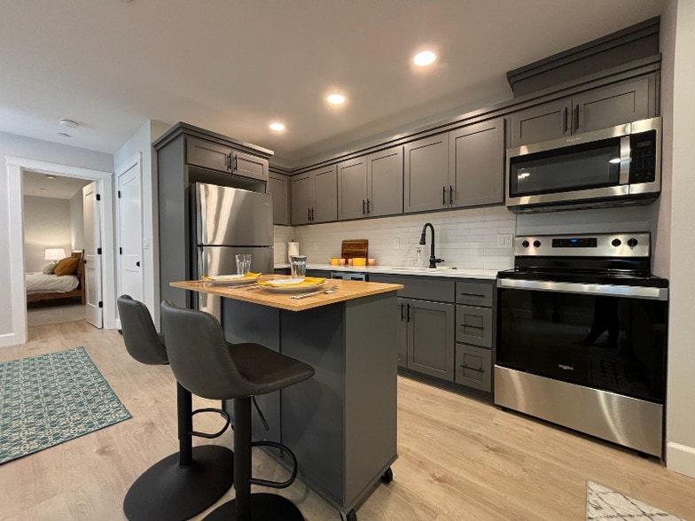 Building Photo - 3815 SE Tenino St