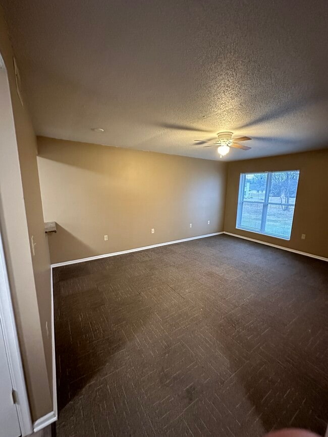 Building Photo - 1502 W 14th Street