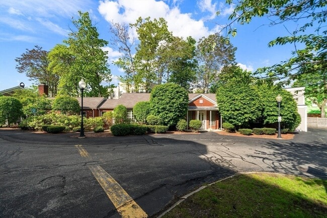 Building Photo - 312 Rindge Ave