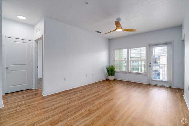 Modern Tahoe - 2BR, 2BA - 1,135SF - Living Room - Park Place Oviedo Apartments