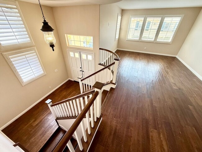 Building Photo - Gated 4 Bedroom 3 1/2 Bath Two Story Home