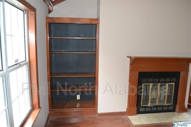 Building Photo - 1023 Stones Throw Dr NW
