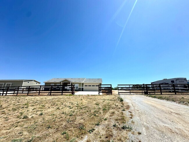 Building Photo - LUXE NEW BUILD ON PROPERTY IN MENIFEE!