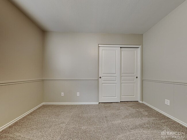 Building Photo - 24839 W Huntington Dr