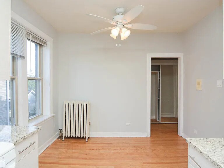 Building Photo - 4238 N Paulina St