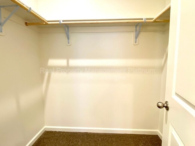 Building Photo - 4137 Beverly Ave