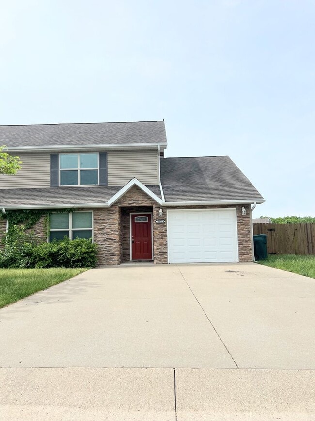 Building Photo - 16075 Holy Cross Ln