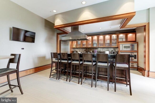 Building Photo - 11990 Market St