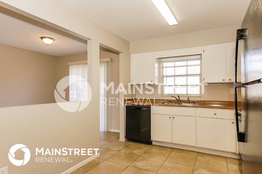 Building Photo - 890 Cynthia Dr