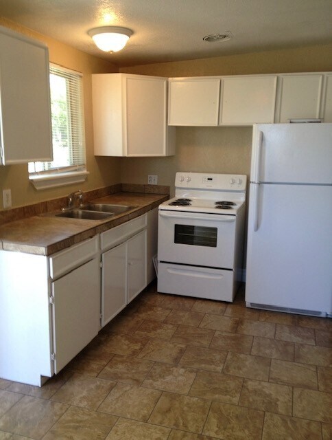 Building Photo - 3532 Valley Heights Dr