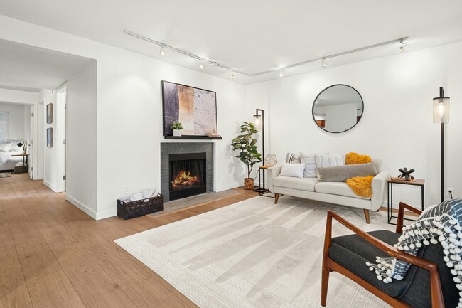 Building Photo - 1311 12th Ave S