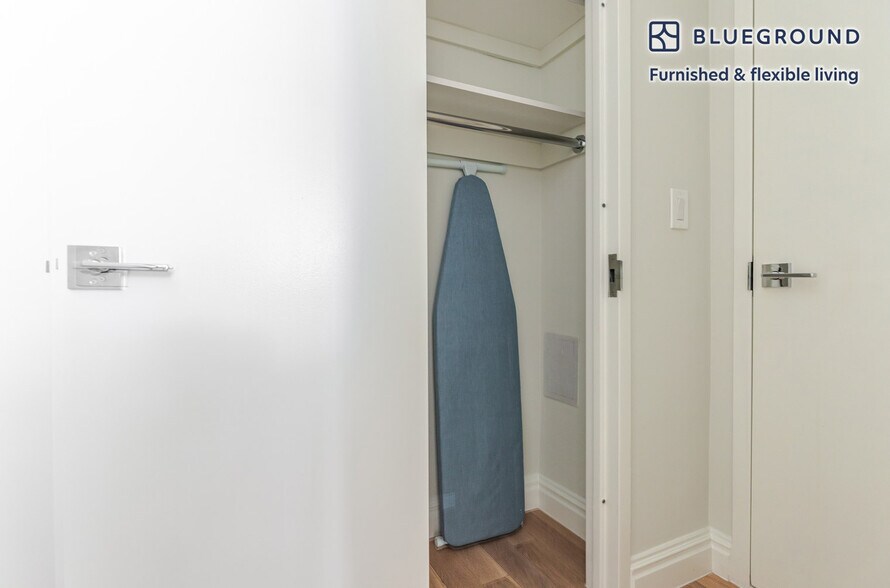 Building Photo - 340 E 51st St