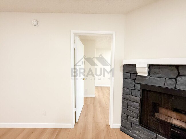 Building Photo - 13347 Victory Blvd