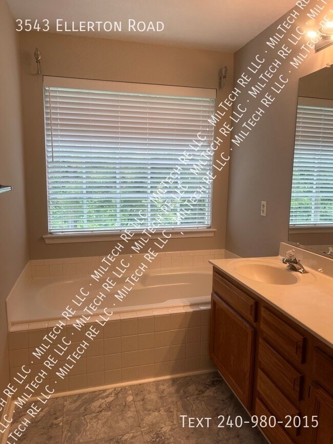 Building Photo - 3543 Ellerton Rd