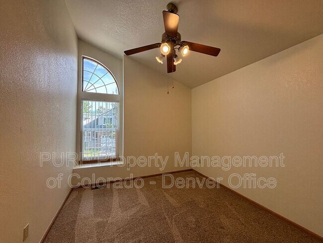 Building Photo - 9996 Spring Hill Ln