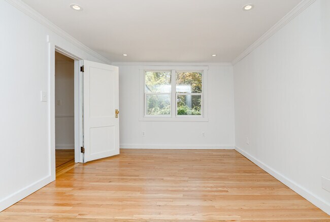 Building Photo - 81 Picketts Ridge Rd