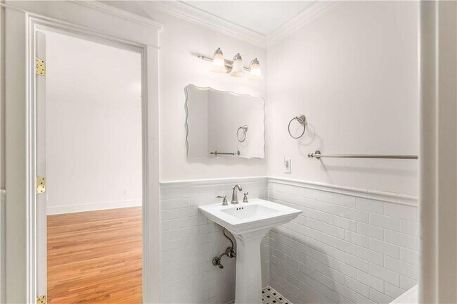 Building Photo - 787 Flat Shoals Ave SE