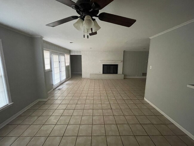 Building Photo - 4 Bedroom, 2 Bath  in the heart of Abilene!!