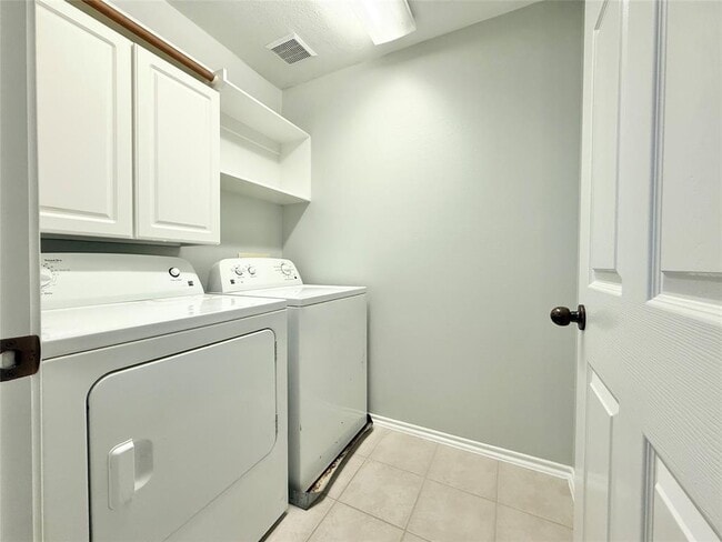 Building Photo - 23 Blue Creek Pl