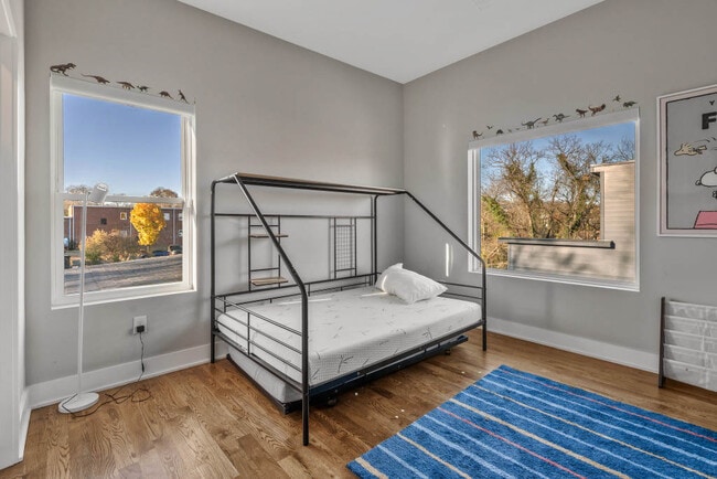 Building Photo - 1909 Hailey Ave