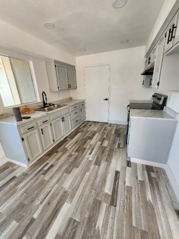 Building Photo - 830 N Ferger Ave