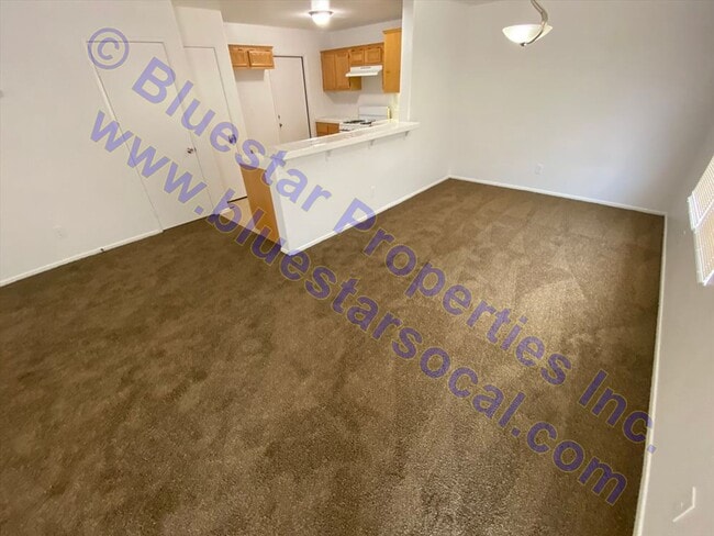Building Photo - JUST LISTED!!!
