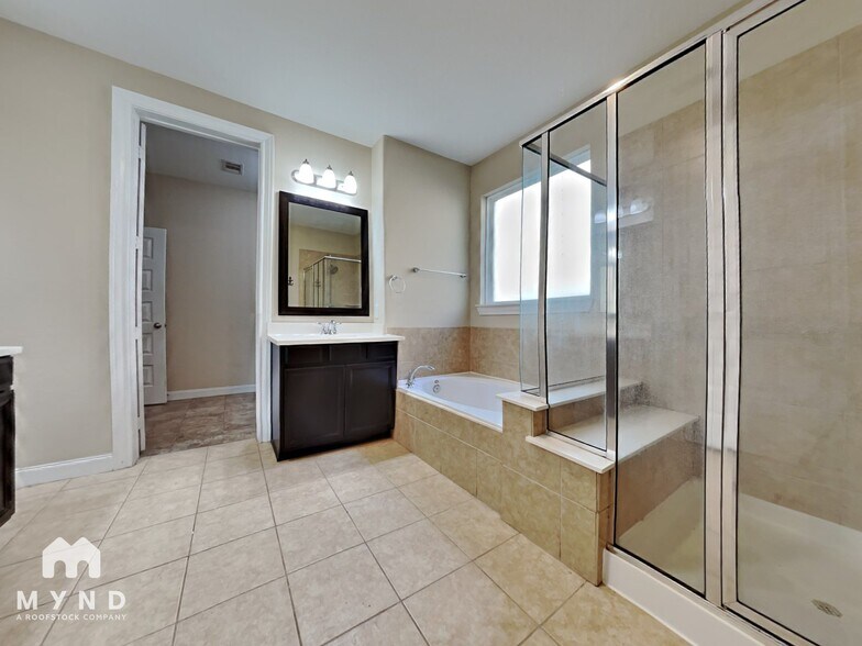 Building Photo - 4918 Woodbury Mill Dr