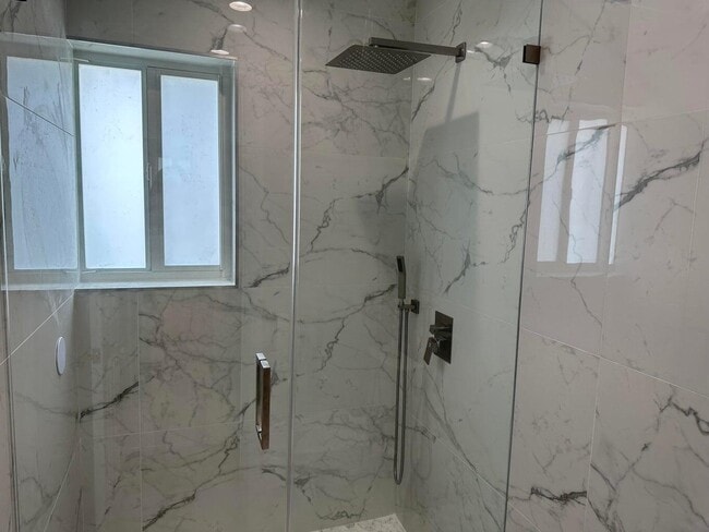 Building Photo - 1925 Shower Tree Way