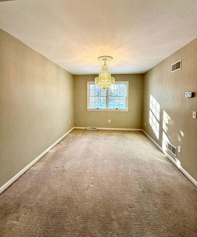 Building Photo - 115 Fleetline St