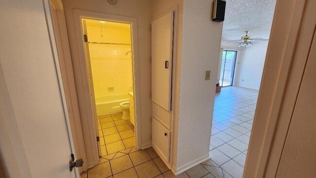Building Photo - 8511 Woodstone Dr