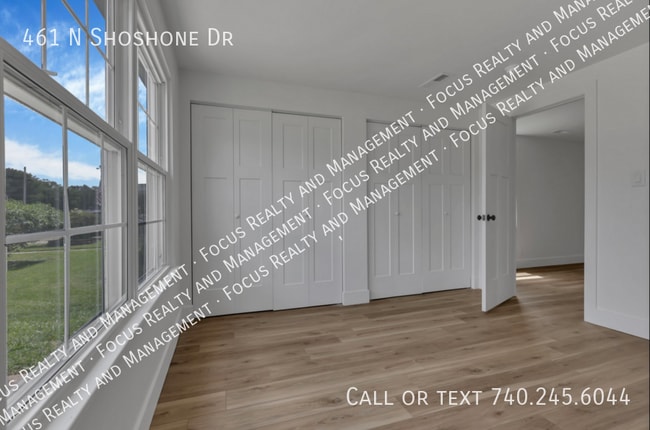 Building Photo - 461 N Shoshone Dr